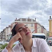 étudiante qui aimerait aider les collégiens à réussir